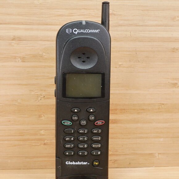 Globalstar Qualcomm GSP-1600 Portable Satellite Phone with wall and car chargers - Picture 2 of 9
